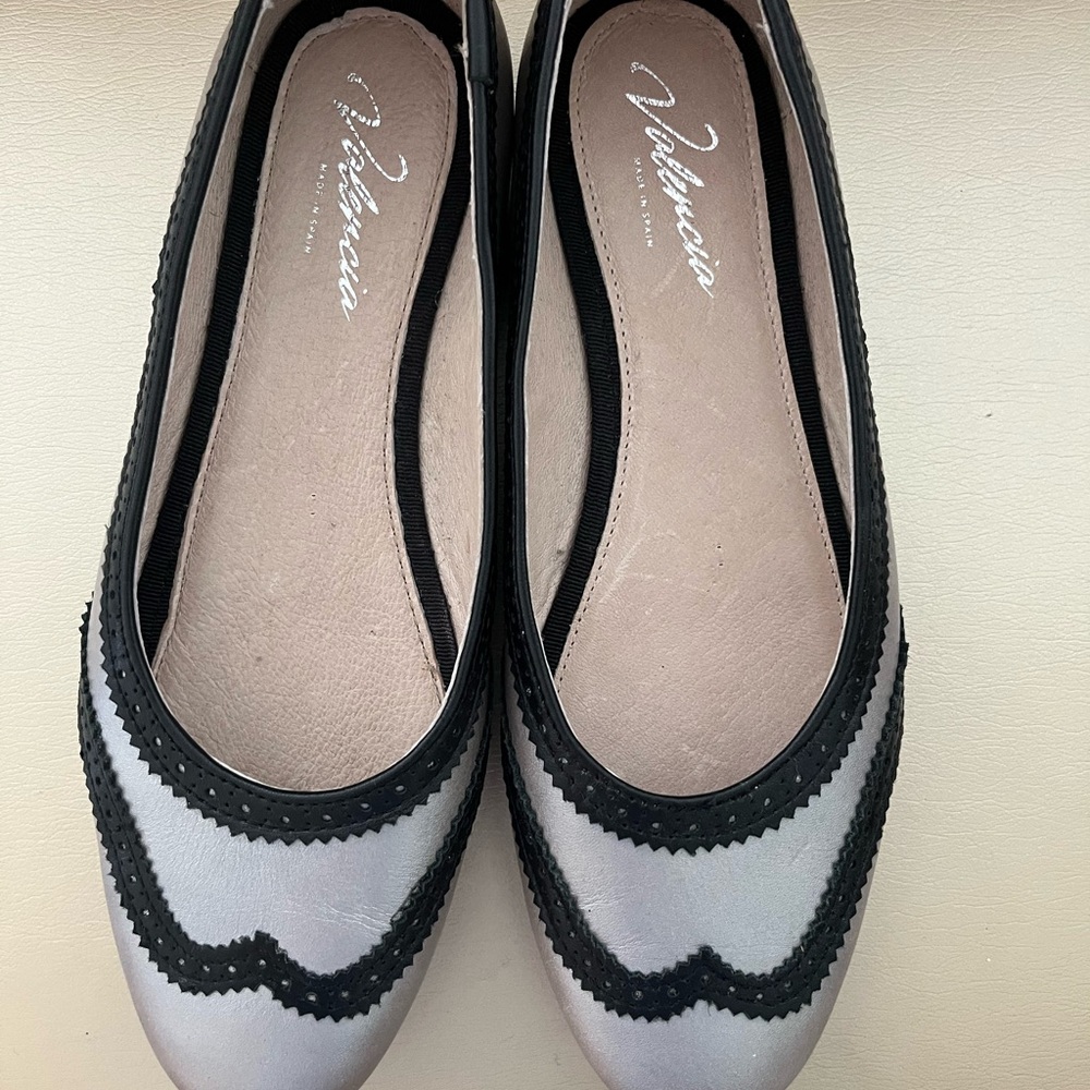 Valencia women flat brand new never used size 7 made in Spain